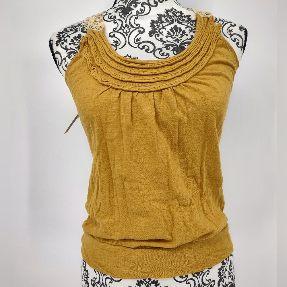 Eyelash Couture Mustard Floral Lace Racer Back Tank Top Size Women's Medium
